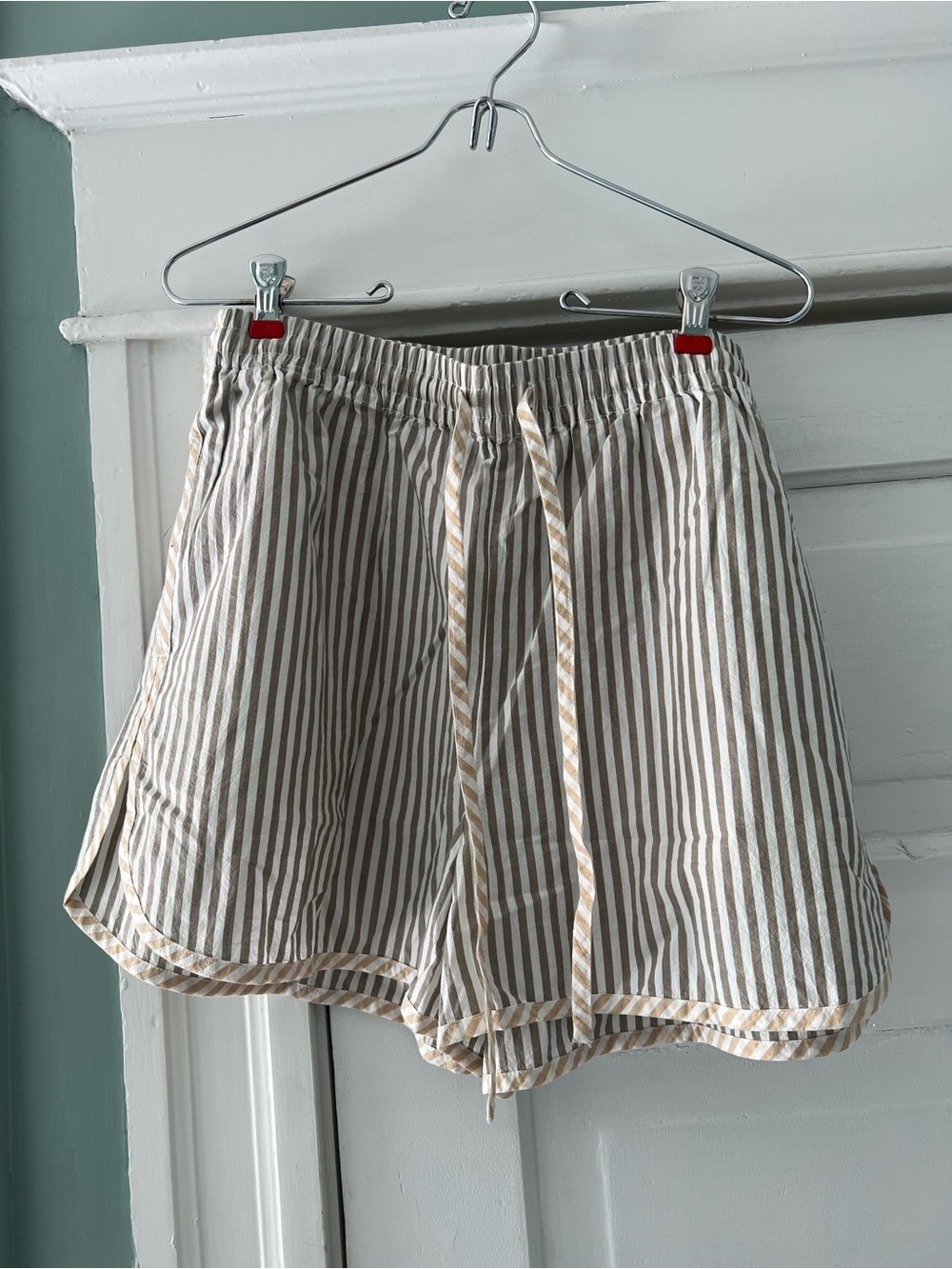 NWT Madewell Crinkle Cotton Dolphin Hem Shorts - Picture 3 of 6